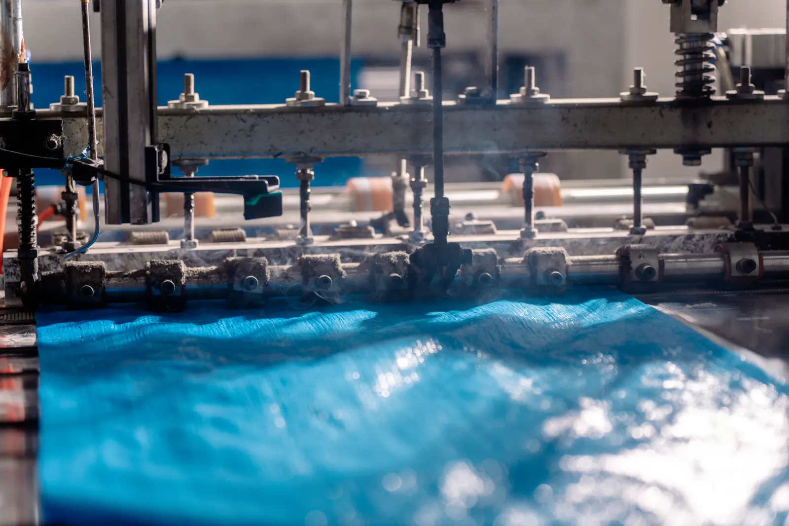Cutting and sewing process for woven sacks
