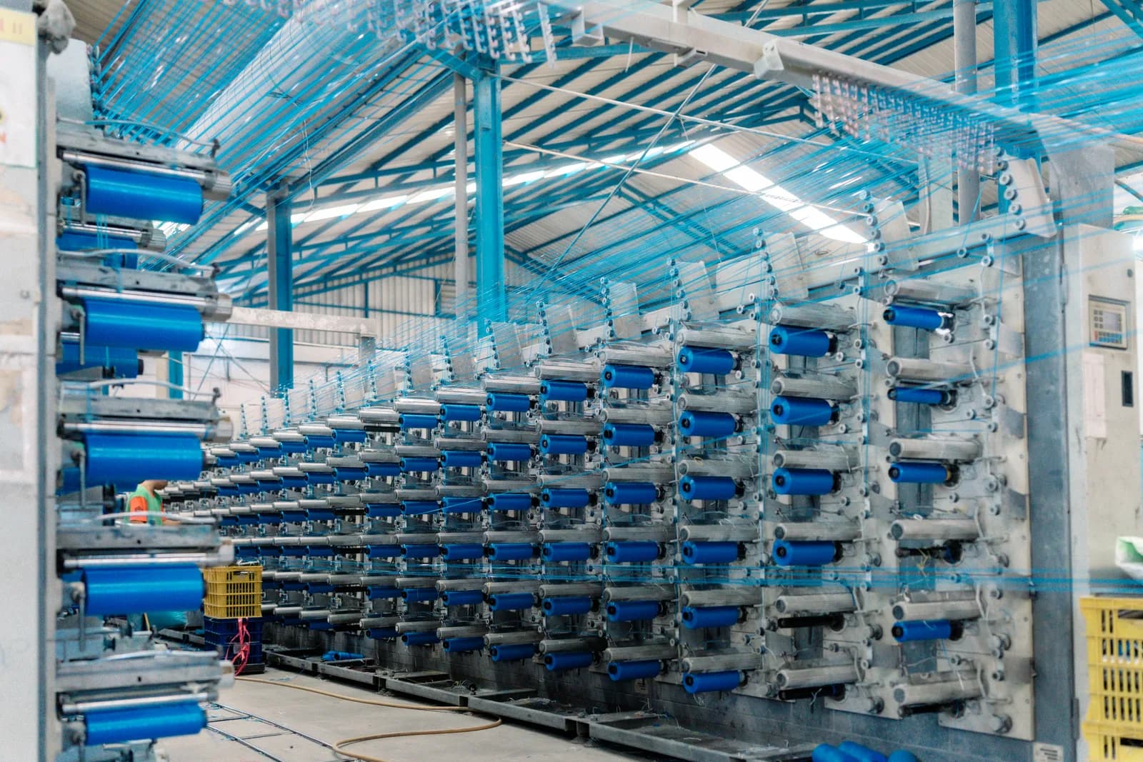 Extrusion process detail at Magna