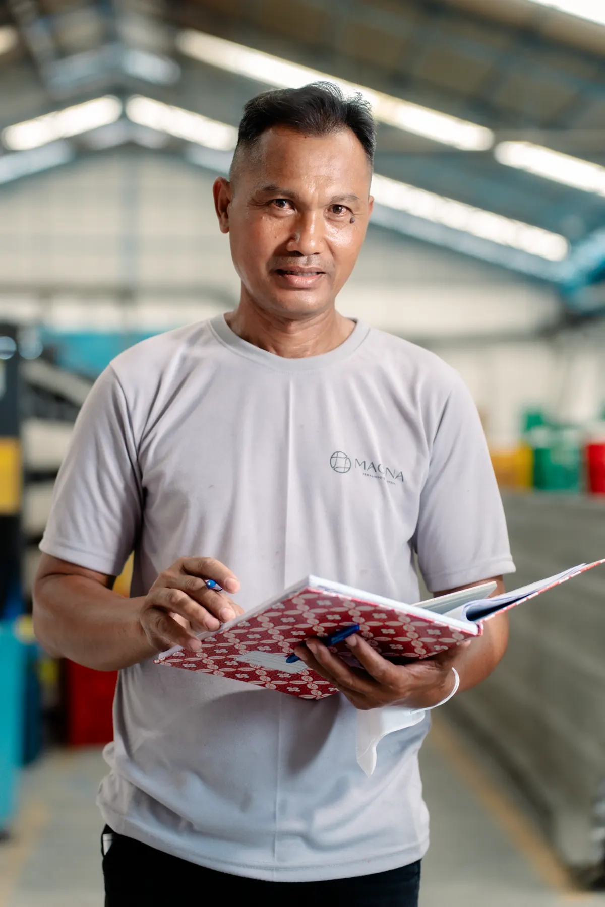 Tim produksi PT Magna Kemasindo Sejahtera